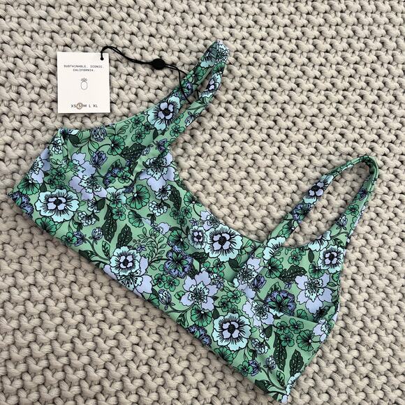 Skatie• ‘Maya’ Bikini Top in CARDIFF - Picture 3 of 10